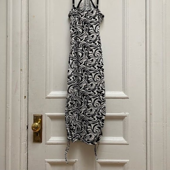 Black and White Midi Dress - Picture 2 of 6